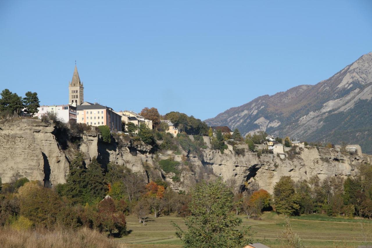 Le Vieux Chalet Bed and Breakfast Embrun Eksteriør billede